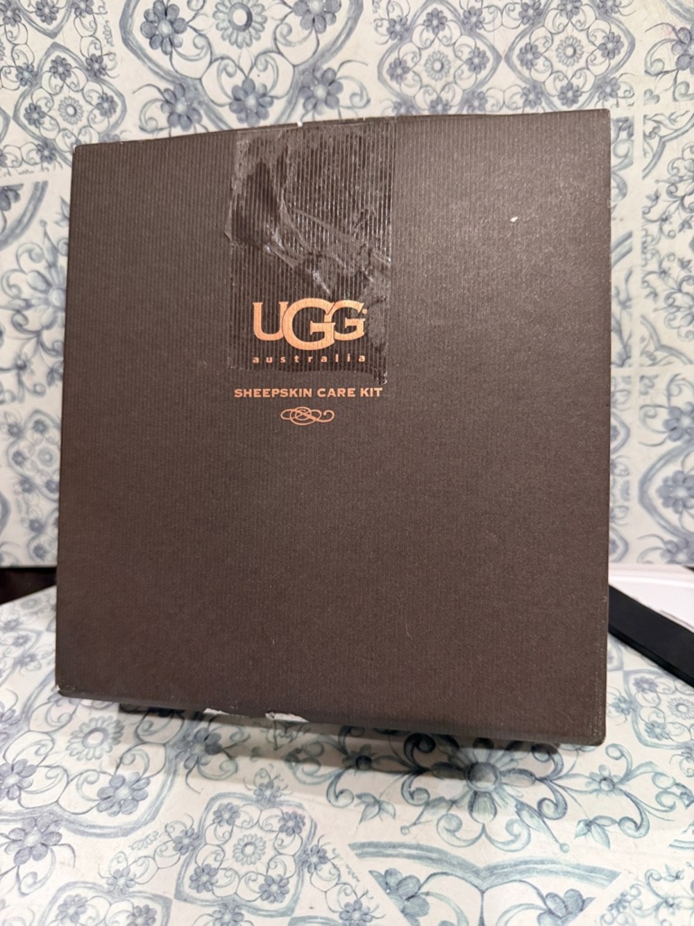 NEW..UGG Sheepskin Care Kit - Cleaning Products… - Picture 7 of 8